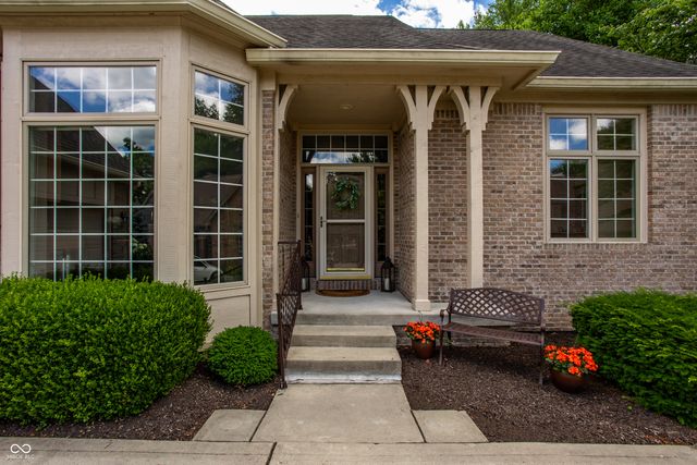 9729 Oakhaven Court, Indianapolis, IN 46256