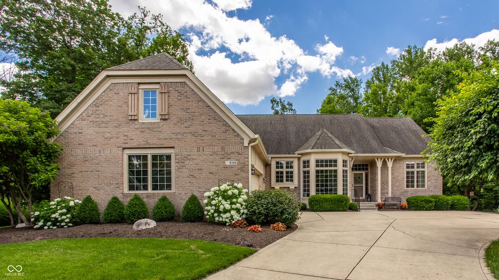9729 Oakhaven Court, Indianapolis, IN 46256