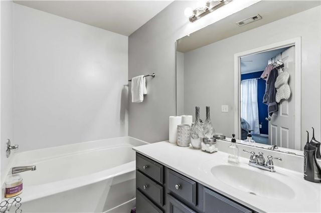 3925 Princeton Lakes Pass SW, Atlanta, GA 30331