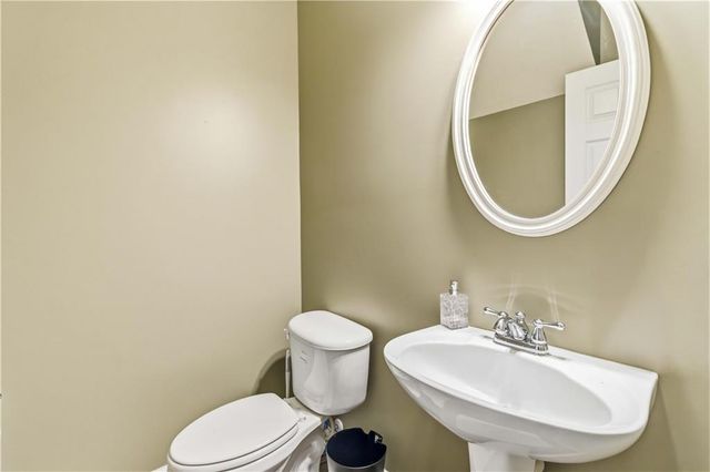 3925 Princeton Lakes Pass SW, Atlanta, GA 30331
