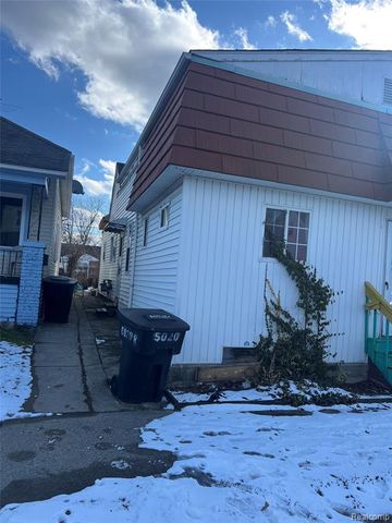 5020 Fredro Street, Hamtramck, MI 48212
