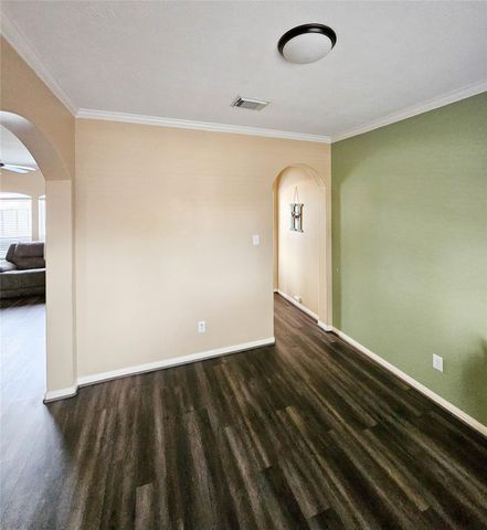 1122 Chase Park Drive, Bacliff, TX 77518