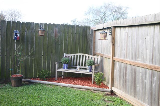 1122 Chase Park Drive, Bacliff, TX 77518