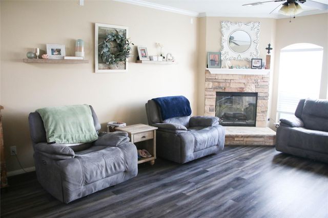 1122 Chase Park Drive, Bacliff, TX 77518