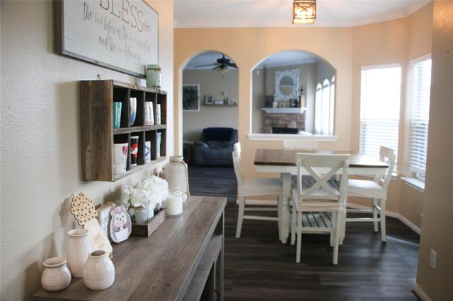 1122 Chase Park Drive, Bacliff, TX 77518