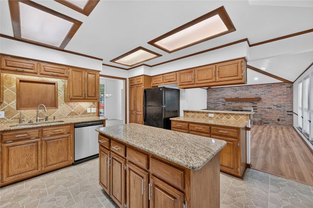 509 Missionary Ridge, Desoto, TX 75115