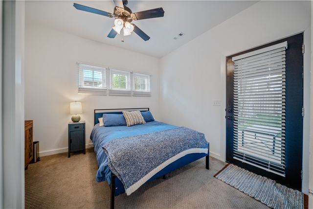 3026 W Old Farmington Road, Fayetteville, AR 72704