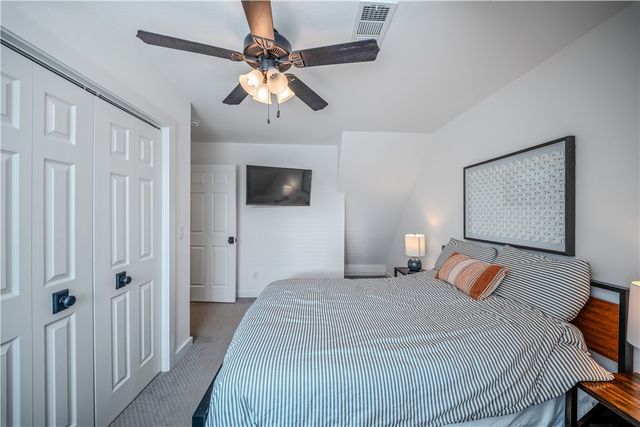 3026 W Old Farmington Road, Fayetteville, AR 72704
