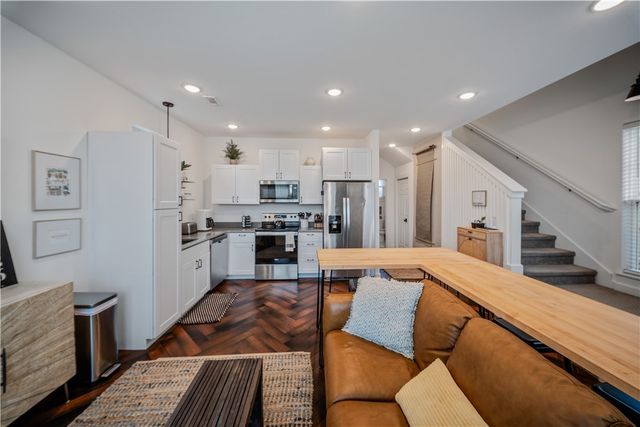 3026 W Old Farmington Road, Fayetteville, AR 72704