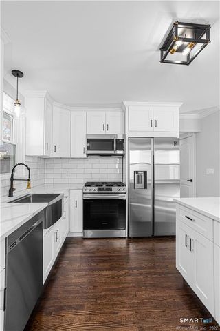 78 Rena Place, Fairfield, CT 06825