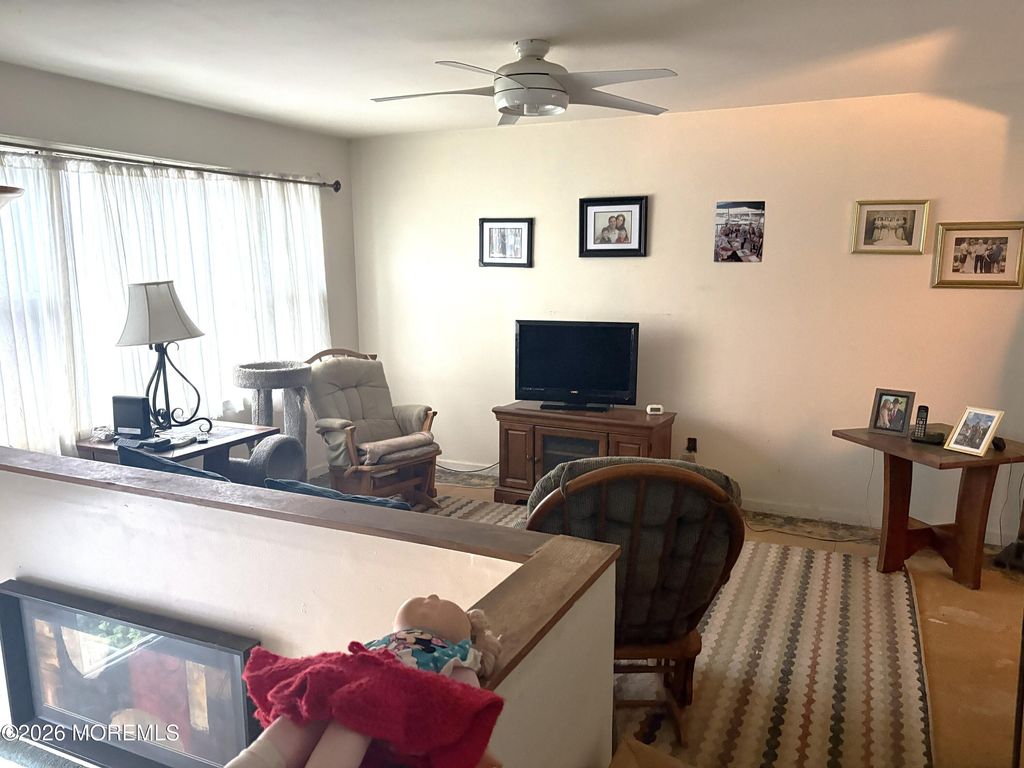 5 Beacon Terrace, Keansburg, NJ 07734