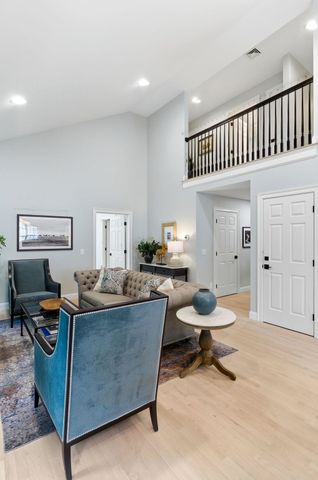 28 Greenvale Drive, Stratham, NH 03885