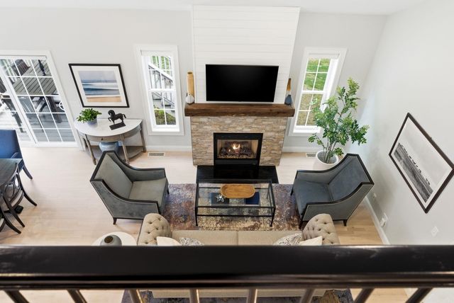 28 Greenvale Drive, Stratham, NH 03885