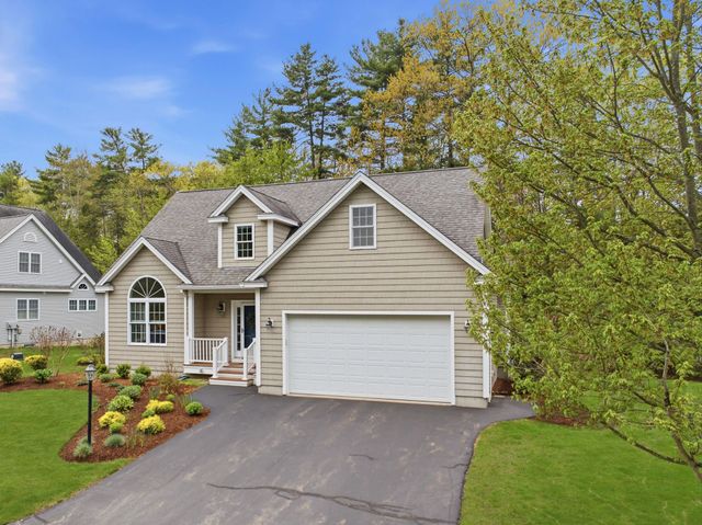 28 Greenvale Drive, Stratham, NH 03885