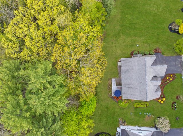 28 Greenvale Drive, Stratham, NH 03885