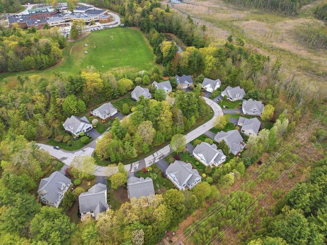28 Greenvale Drive, Stratham, NH 03885