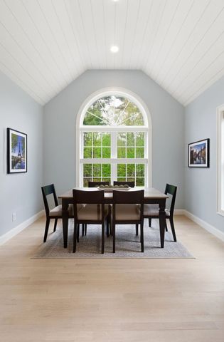 28 Greenvale Drive, Stratham, NH 03885