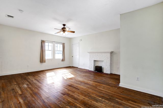 255 Natalen Ave Apt 201, San Antonio, TX 78209