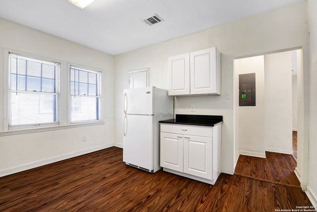 255 Natalen Ave Apt 201, San Antonio, TX 78209