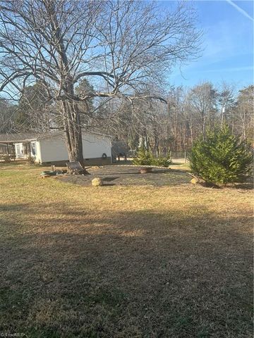 2831 Ayersville Road, Mayodan, NC 27027