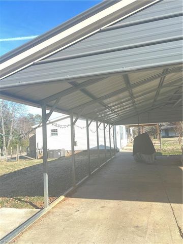 2831 Ayersville Road, Mayodan, NC 27027