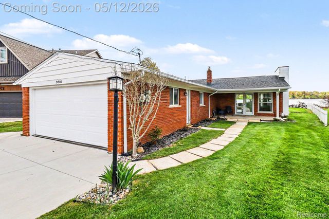 9801 Coledale Court, White Lake Charter Township, MI 48386
