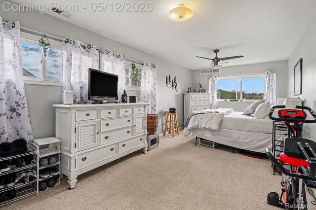 9801 Coledale Court, White Lake Charter Township, MI 48386