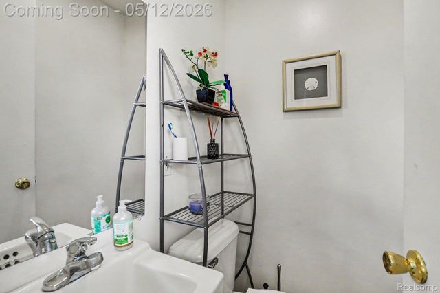 9801 Coledale Court, White Lake Charter Township, MI 48386