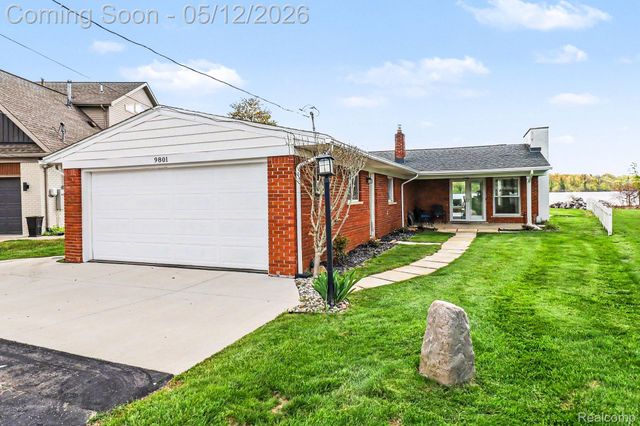 9801 Coledale Court, White Lake Charter Township, MI 48386