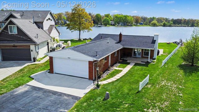 9801 Coledale Court, White Lake Charter Township, MI 48386