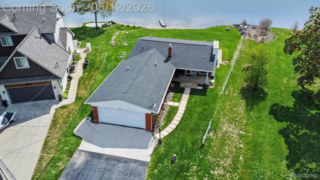 9801 Coledale Court, White Lake Charter Township, MI 48386