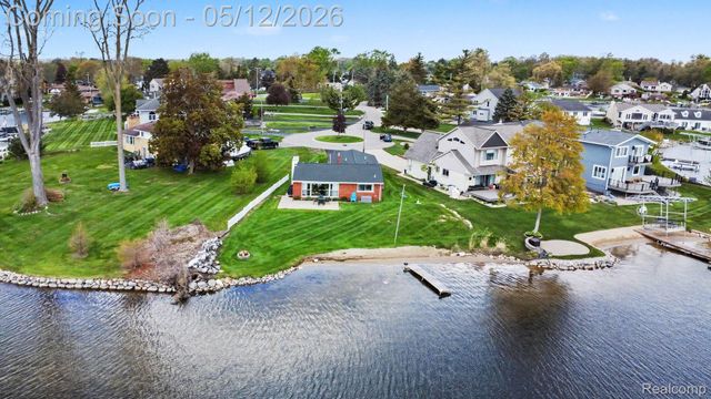 9801 Coledale Court, White Lake Charter Township, MI 48386