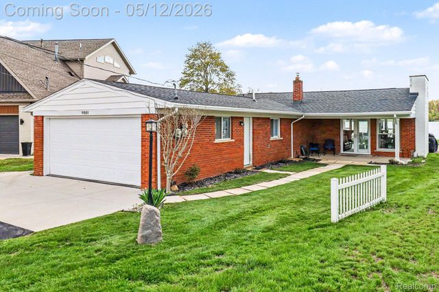 9801 Coledale Court, White Lake Charter Township, MI 48386