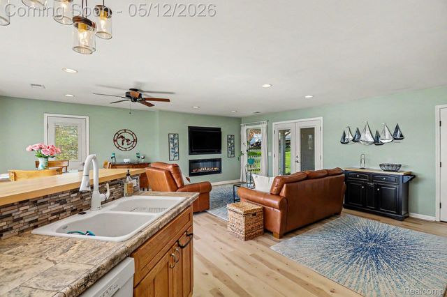 9801 Coledale Court, White Lake Charter Township, MI 48386