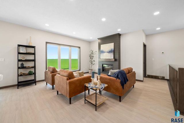 1403 Castle St Street, Larchwood, IA 51241