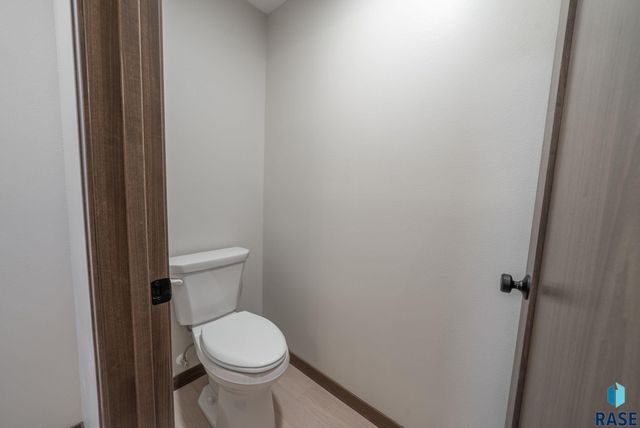 1403 Castle St Street, Larchwood, IA 51241