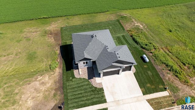 1403 Castle St Street, Larchwood, IA 51241