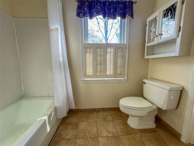 560 PARK SE Lane, Marietta, GA 30067