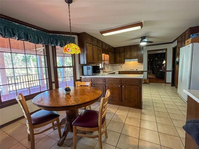 560 PARK SE Lane, Marietta, GA 30067