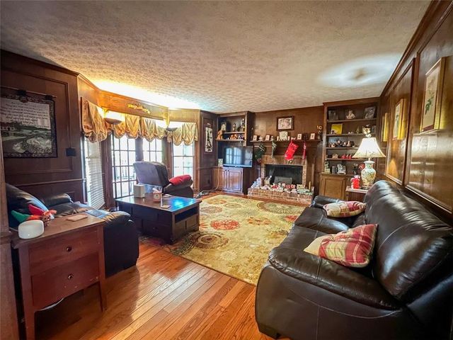 560 PARK SE Lane, Marietta, GA 30067