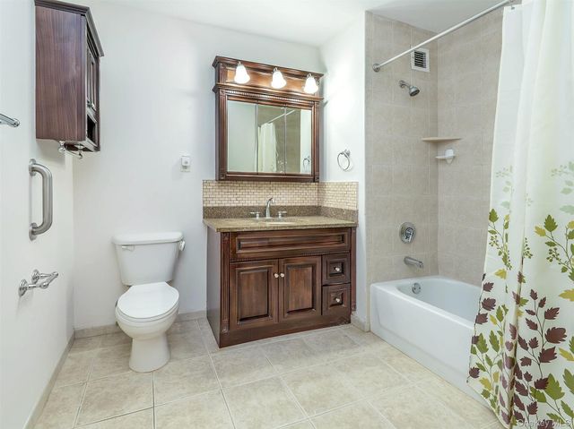 50 Merrick Avenue 119, East Meadow, NY 11554