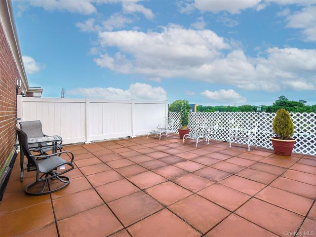 50 Merrick Avenue 119, East Meadow, NY 11554