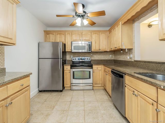 50 Merrick Avenue 119, East Meadow, NY 11554