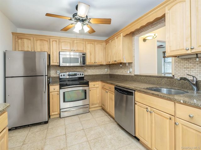 50 Merrick Avenue 119, East Meadow, NY 11554