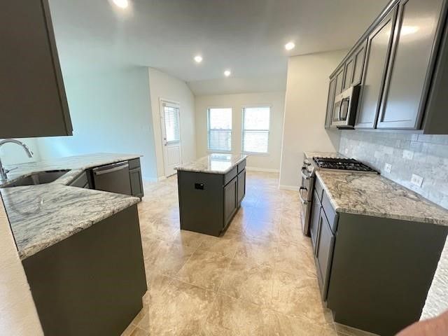 702 Grassland Way, Arlington, TX 76002