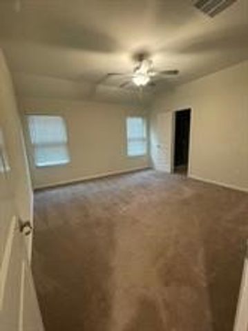 702 Grassland Way, Arlington, TX 76002