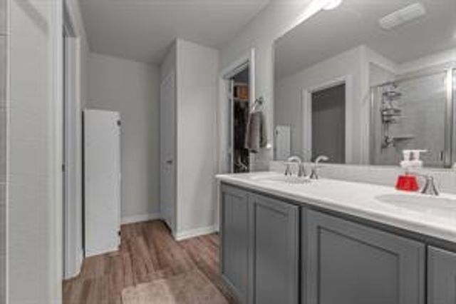 702 Grassland Way, Arlington, TX 76002