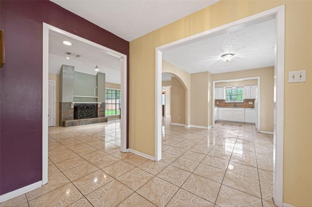 30207 E Geneva Drive, Spring, TX 77386