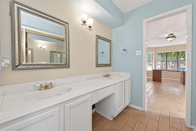 30207 E Geneva Drive, Spring, TX 77386