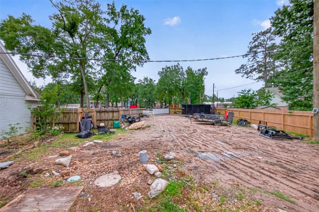 30207 E Geneva Drive, Spring, TX 77386